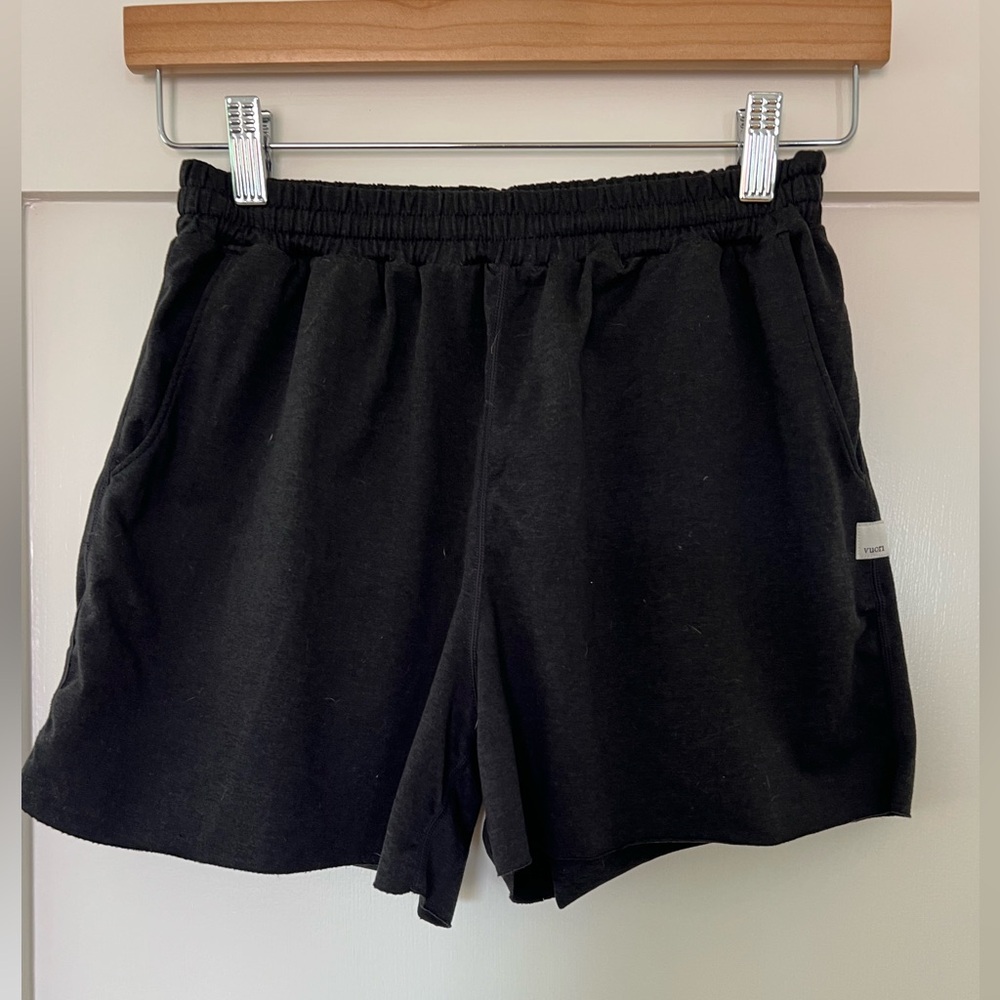 Vuori Shorts